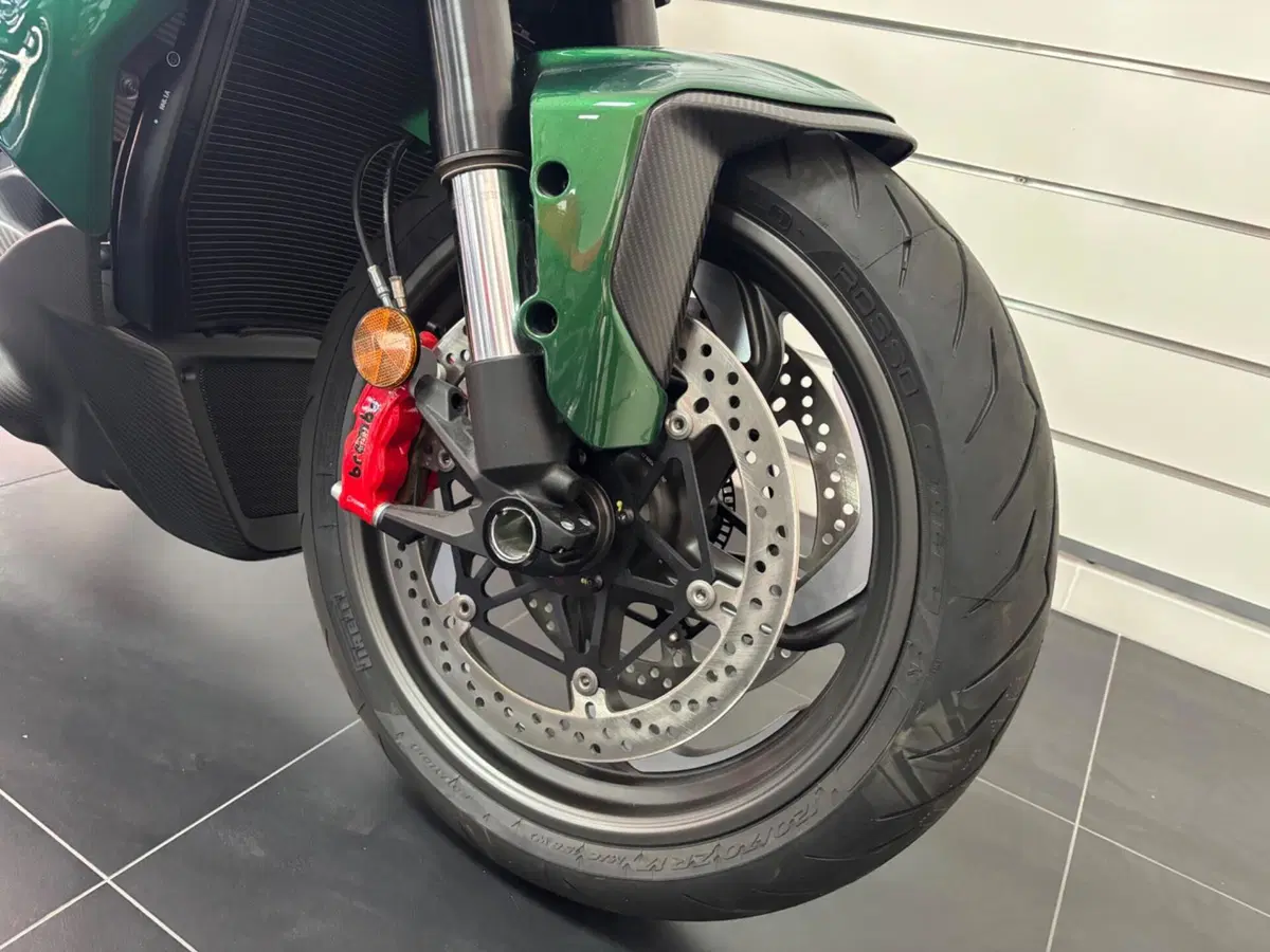 Ducati Diavel for Bentley (2024) (4)