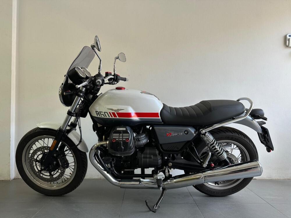 Moto Guzzi V7 Special (2021 - 24) (3)