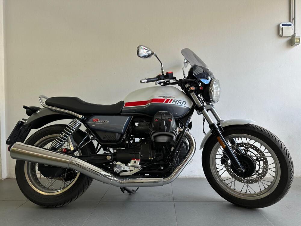 Moto Guzzi V7 Special (2021 - 24) (2)
