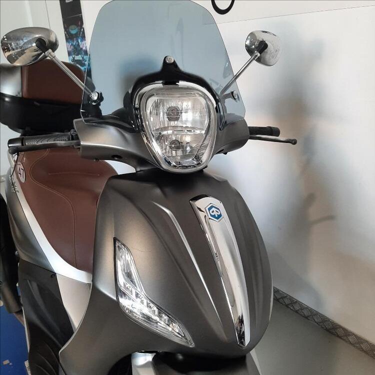 Piaggio Beverly 350 Police ABS-ASR (2018 - 20) (4)