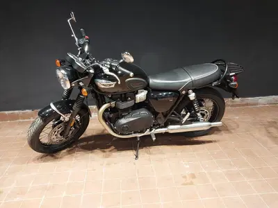 Triumph Bonneville T100 (2021 - 25) usata