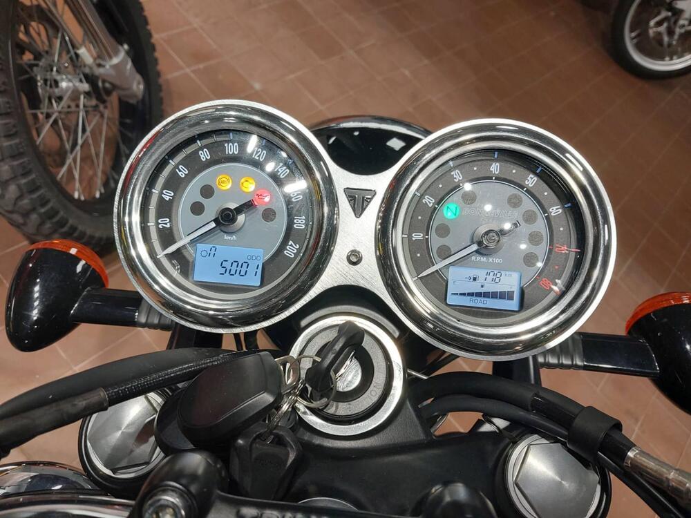 Triumph Bonneville T100 (2021 - 25) (2)