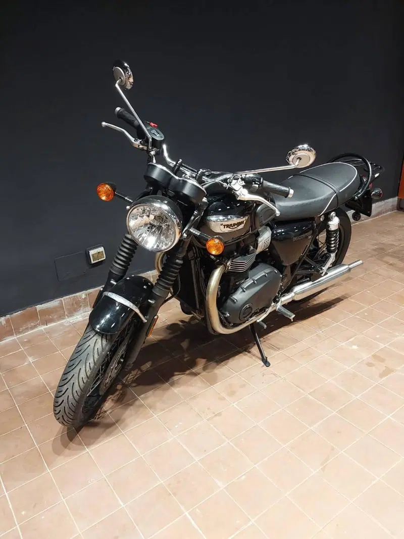 Triumph Bonneville T100 (2021 - 25) (4)