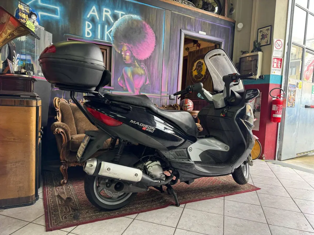 Malaguti Madison 250 S (1999 - 01) (3)