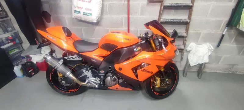 Kawasaki Ninja 1000 ZX-10R (2004 - 05) (2)