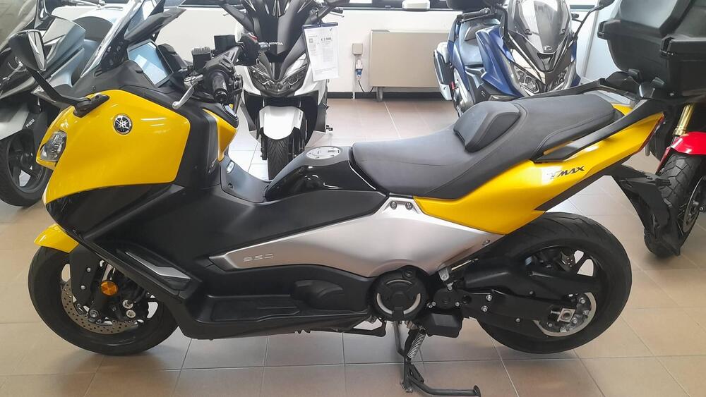 Yamaha T-Max 560 (2022 - 24) (2)