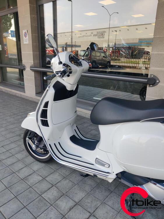 Vespa GTS 300 Super (2023 - 24) (2)