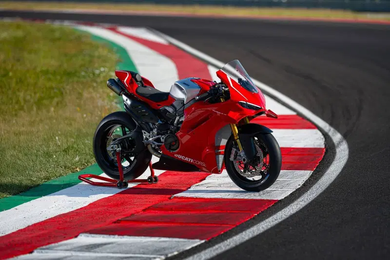 Ducati Panigale V4 R (2026) (6)