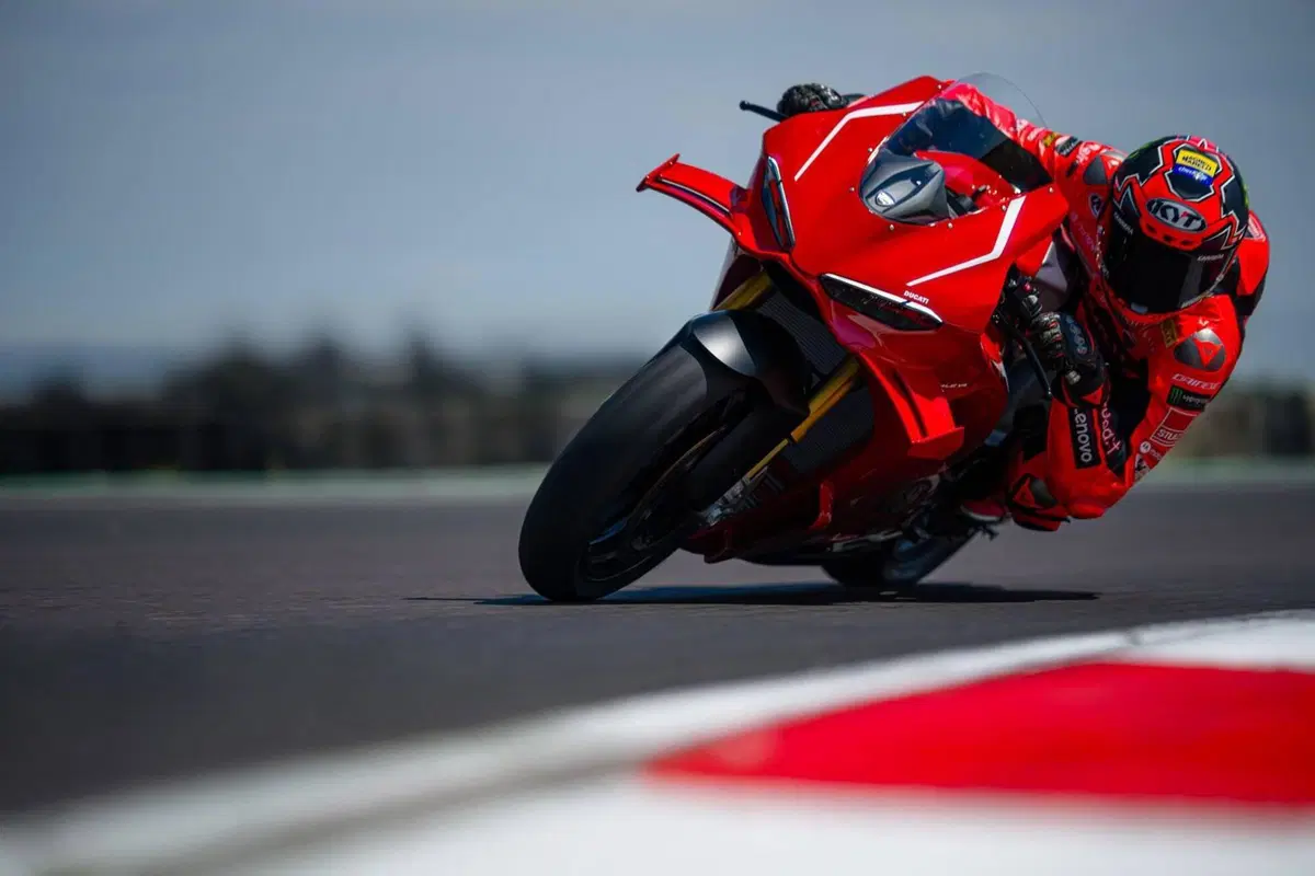 Ducati Panigale V4 R (2026) (7)