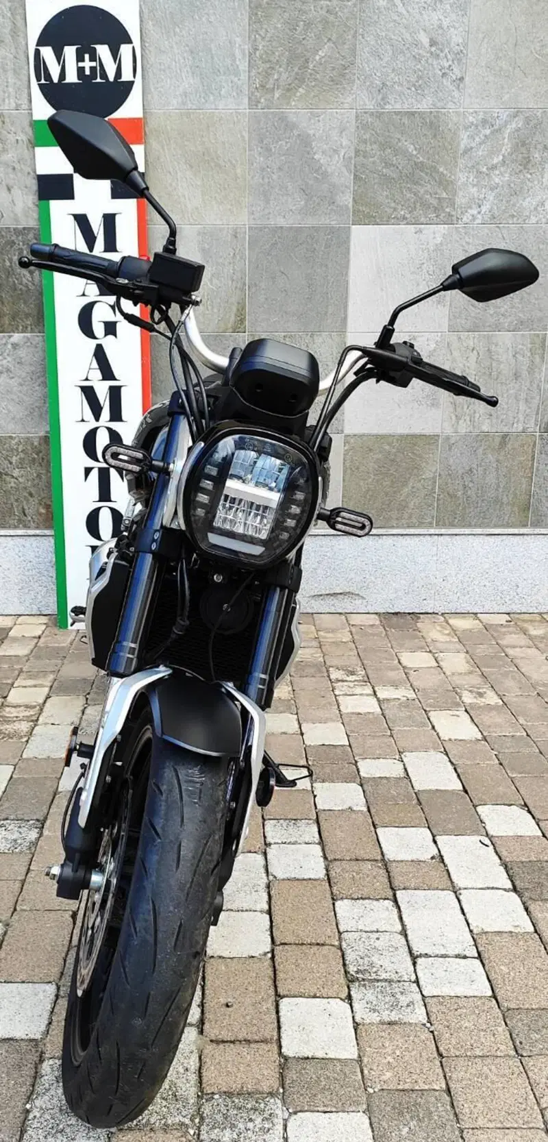 Voge Trofeo 300AC (2021 - 26) (5)