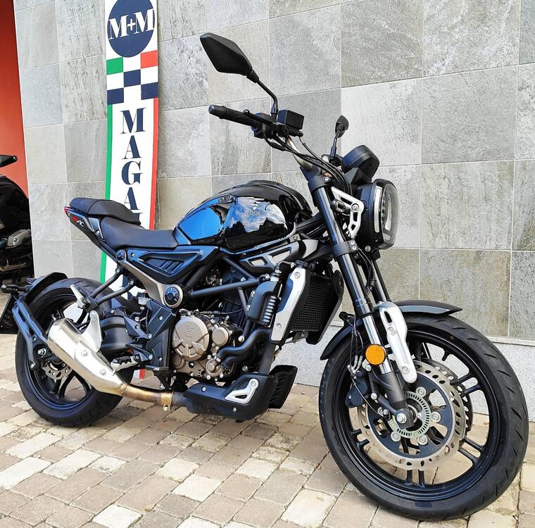 Voge Trofeo 300AC (2021 - 25) (2)