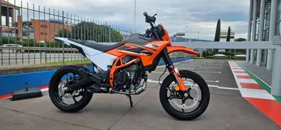 KTM 125 SMC R (2025 - 26) nuova