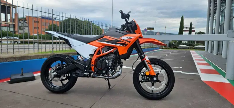 KTM 125 SMC R (2025 - 26)