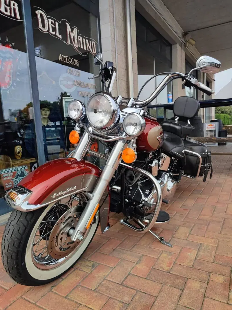 Harley-Davidson 1584 Heritage Classic (2008 - 10) - FLSTC (9)