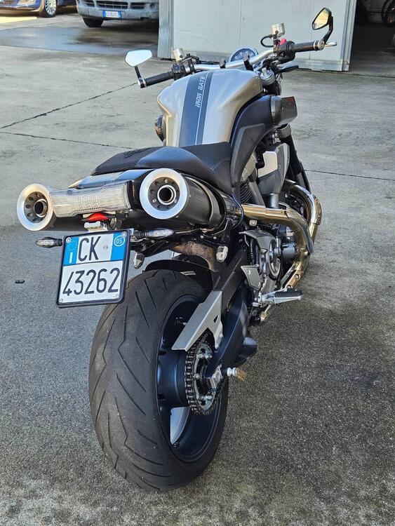 Yamaha MT-01 (2005- 11) (3)