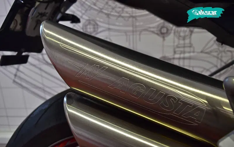 MV Agusta Brutale 990 R (2009 - 12) (8)