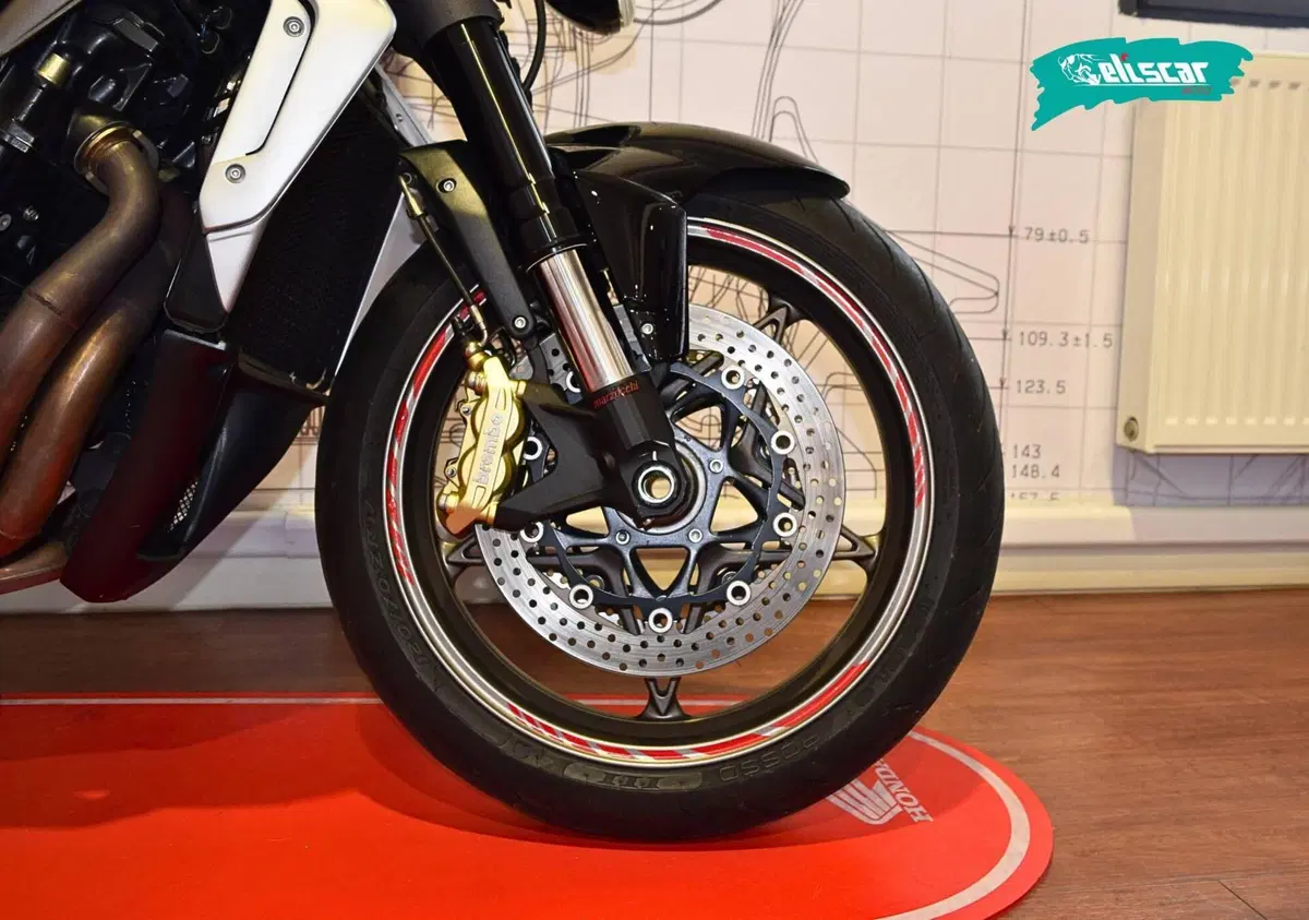 MV Agusta Brutale 990 R (2009 - 12) (15)