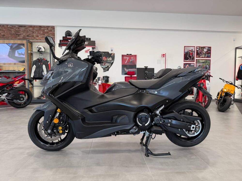 Yamaha T-Max 560 Tech Max (2022 - 24) (2)