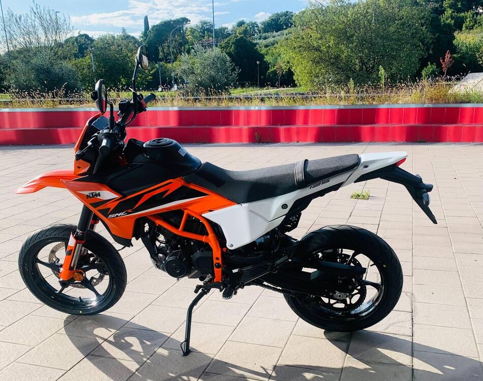 KTM 125 SMC R (2025) (5)
