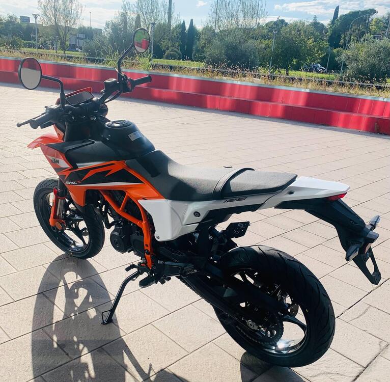 KTM 125 SMC R (2025) (3)