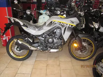 Honda Transalp XL750 (2025) nuova