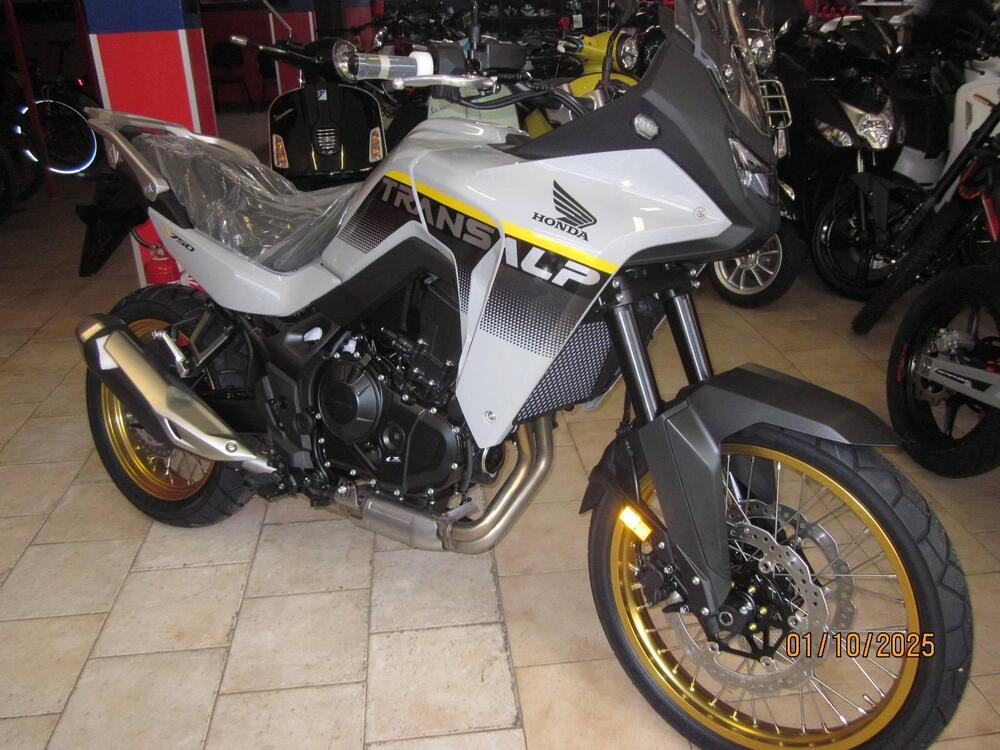 Honda Transalp XL750 (2025) (2)