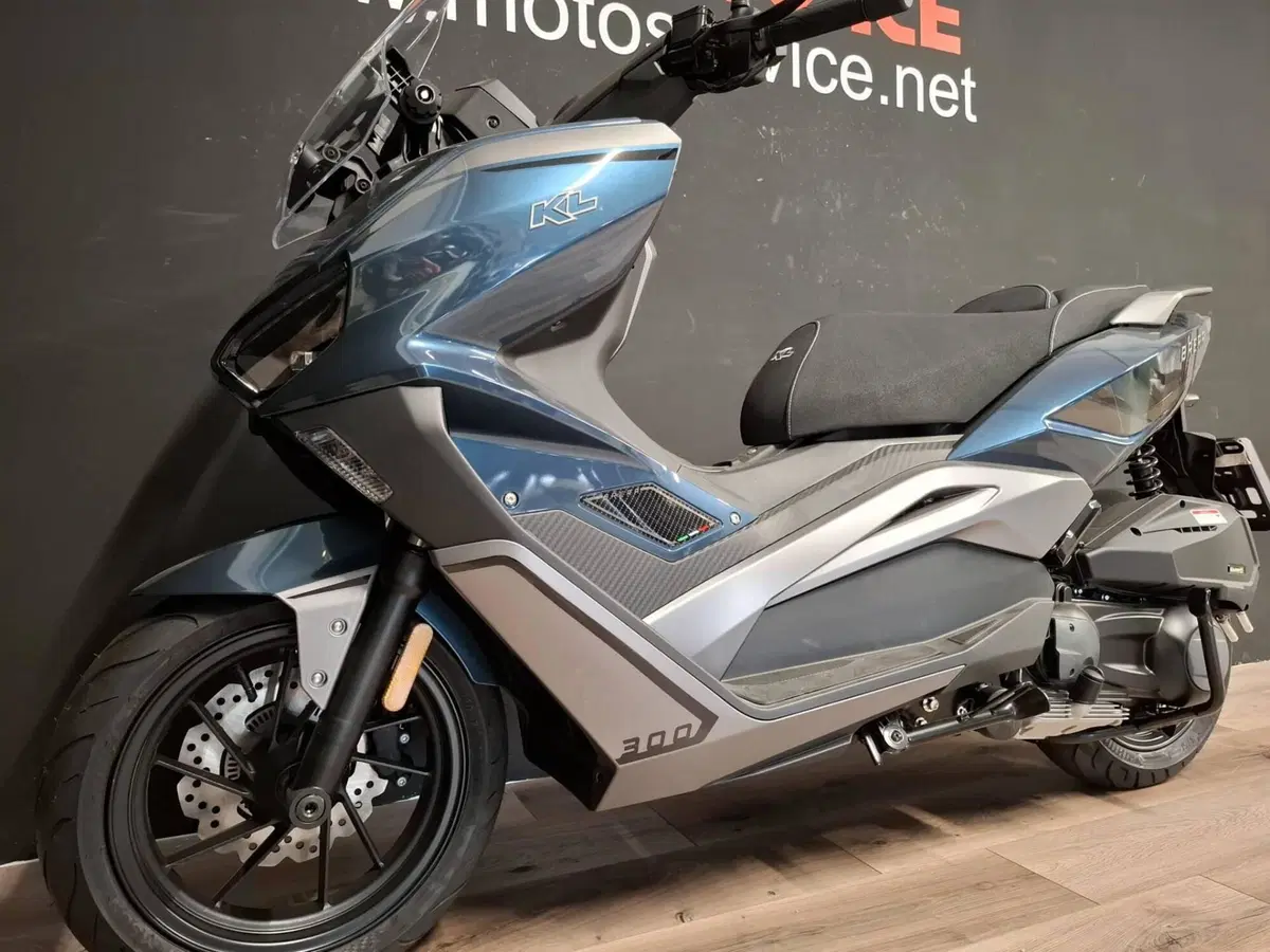 Kl Brera 300 (2022 - 25) (3)