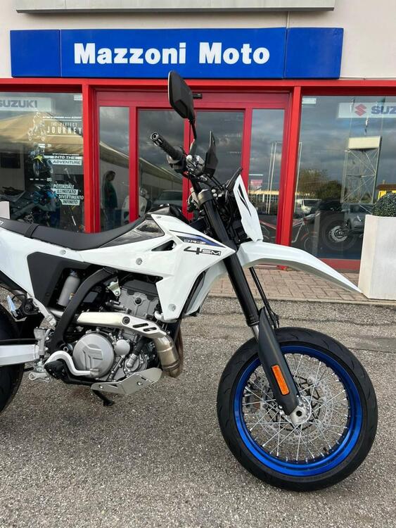 Suzuki DR-Z4SM (2025) (2)