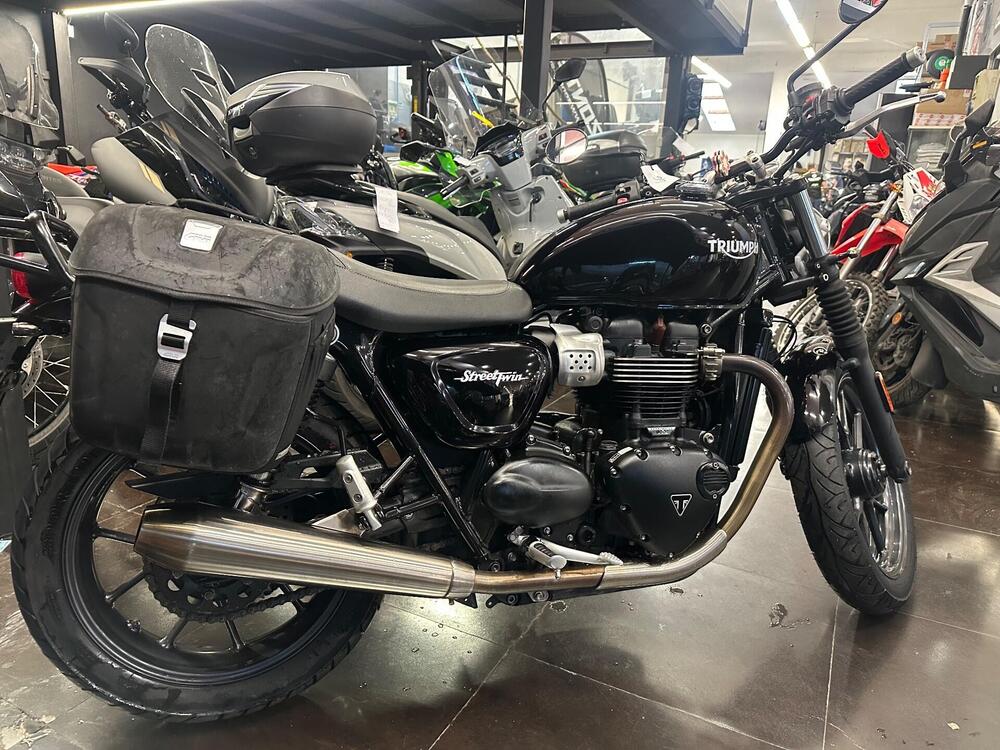 Triumph Street Twin 900 (2016) (3)