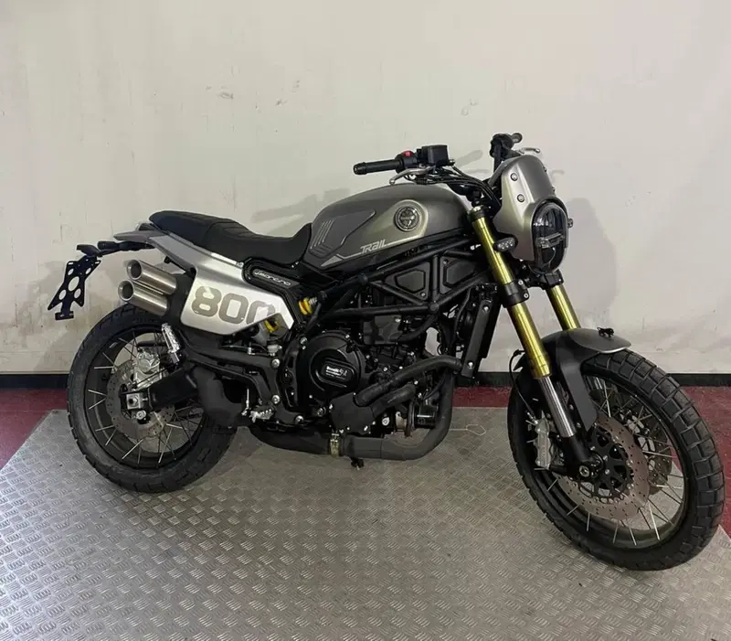 Benelli Leoncino 800 Trail (2022 - 26)