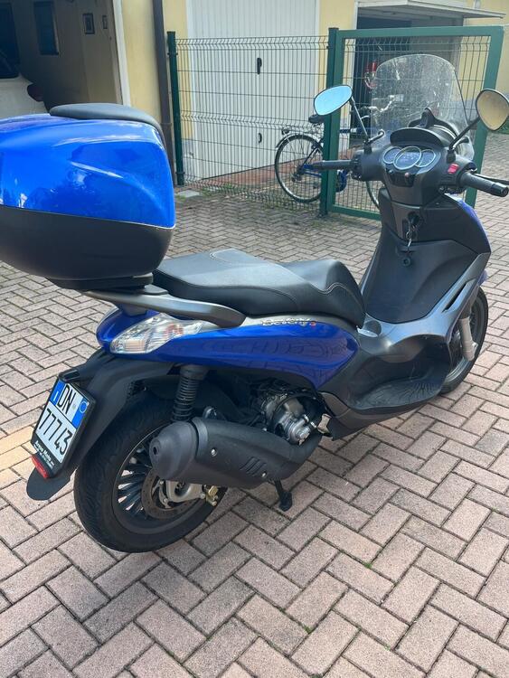 Piaggio Beverly 300 i.e. Police ABS-ASR (2017 - 20) (3)