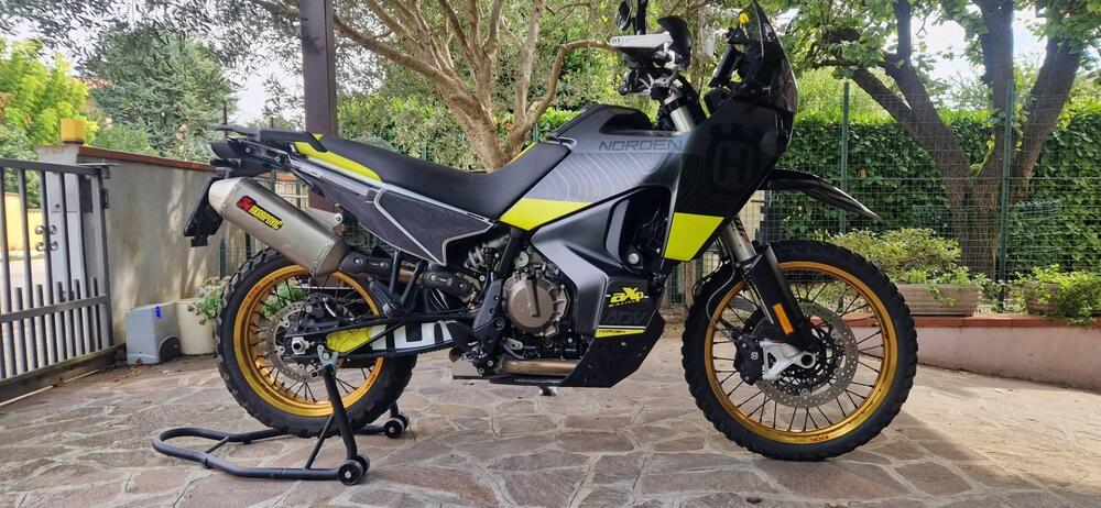 Husqvarna Norden 901 (2022 - 25)