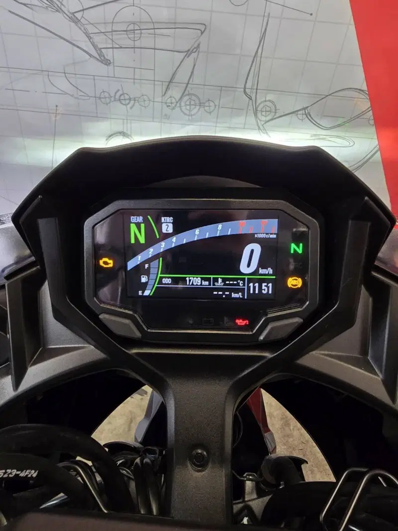 Kawasaki Ninja 650 Tourer (2025 - 26) (8)