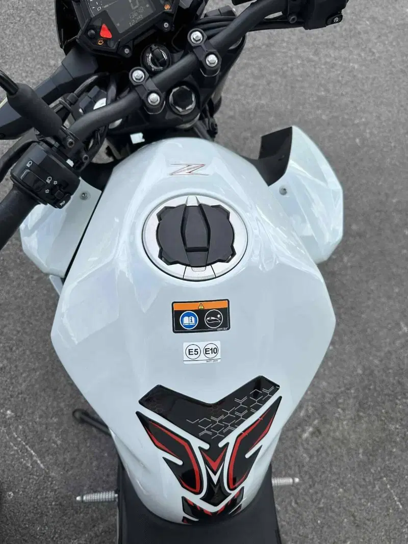 Kawasaki Z 400 (2023) (5)