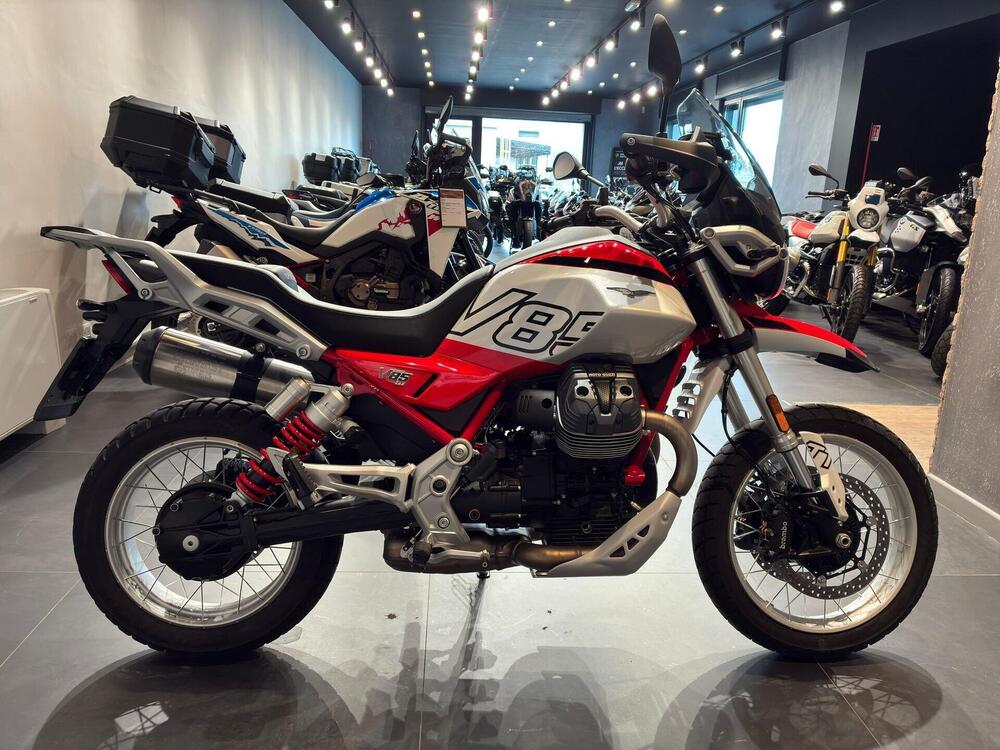 Moto Guzzi V85 TT (2024 - 25) (4)