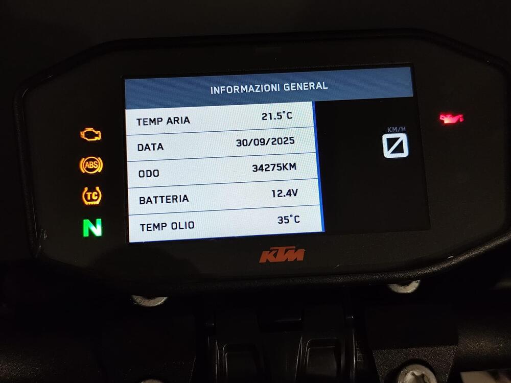 KTM 1290 Super Duke R (2019) (5)