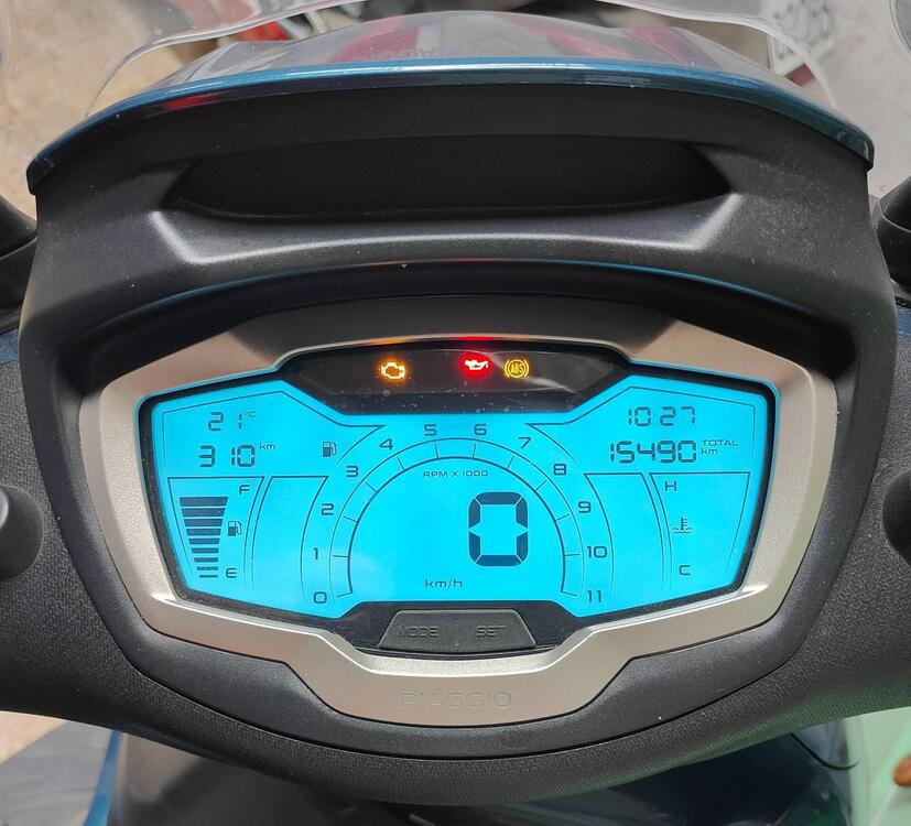 Piaggio Beverly 400 ABS-ASR (2021 - 24) (5)