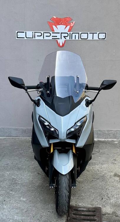 Yamaha T-Max 560 Tech Max (2025) (2)