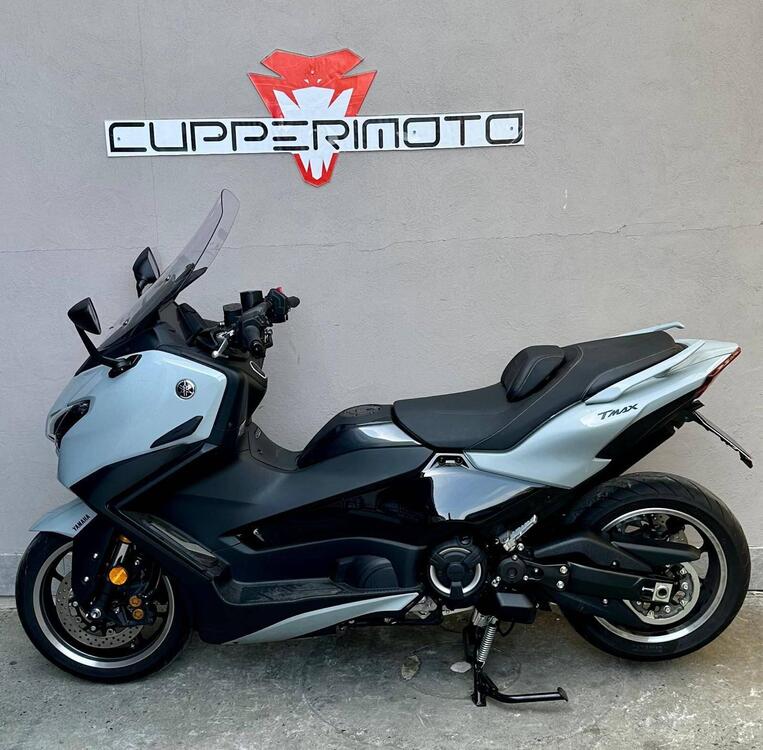 Yamaha T-Max 560 Tech Max (2025) (3)