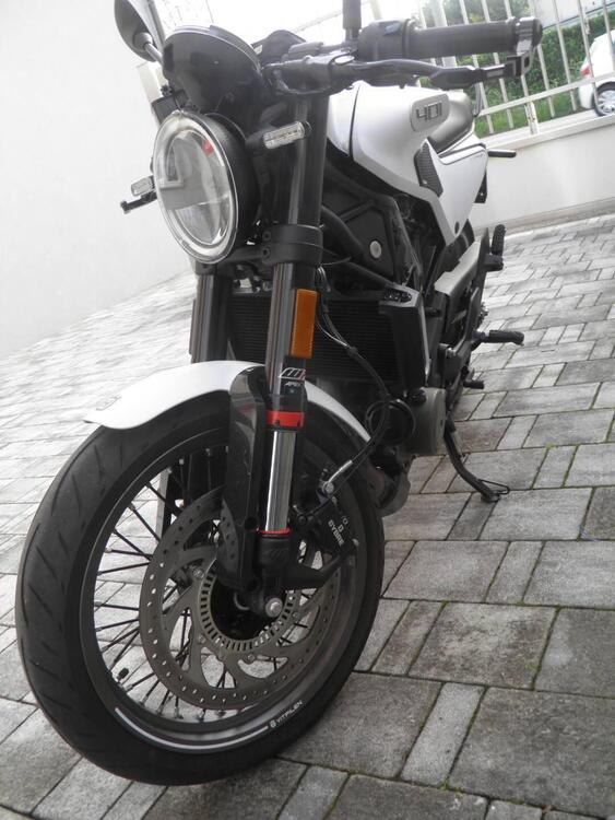 Husqvarna Vitpilen 401 (2021 - 23) (5)