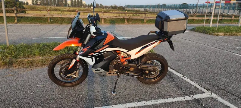KTM 890 Adventure R (2021) (3)