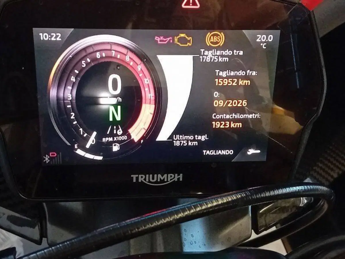 Triumph Speed Triple 1200 RR Bond Edition (2023) (4)
