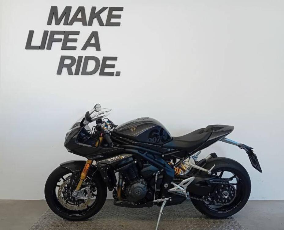 Triumph Speed Triple 1200 RR Bond Edition (2023) (2)
