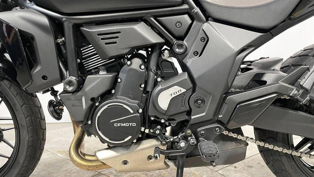CFMOTO 700CL-X Heritage (2021 - 25) (4)