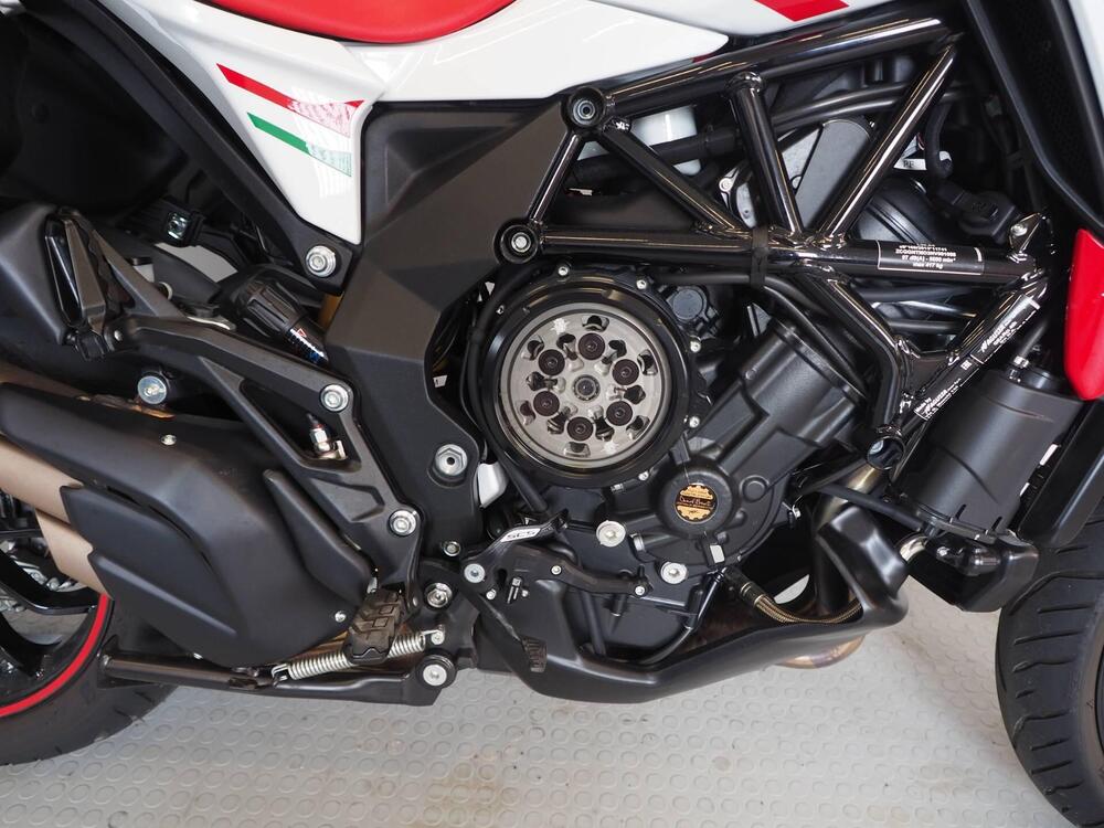 MV Agusta Turismo Veloce 800 RC SCS (2022 - 25) (2)