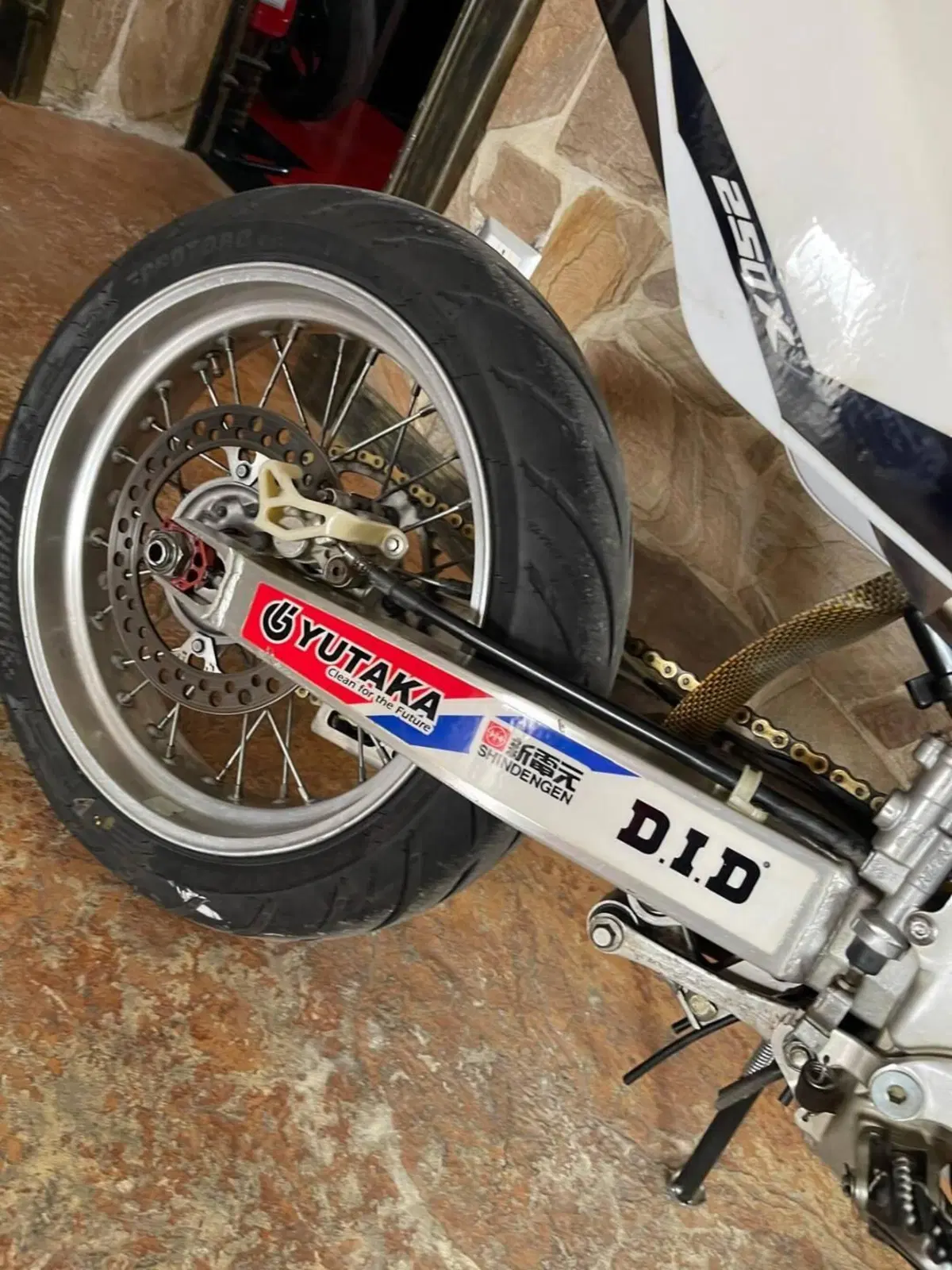 Honda CRF 250R (2005) (7)