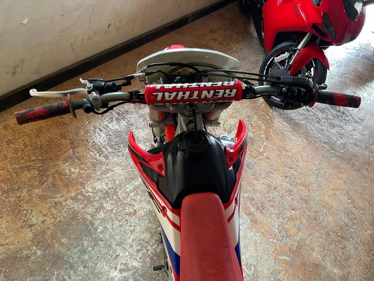 Honda CRF 250R (2005) (11)