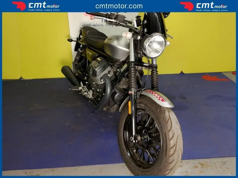 Moto Guzzi V9 Bobber (2016 - 18) (2)