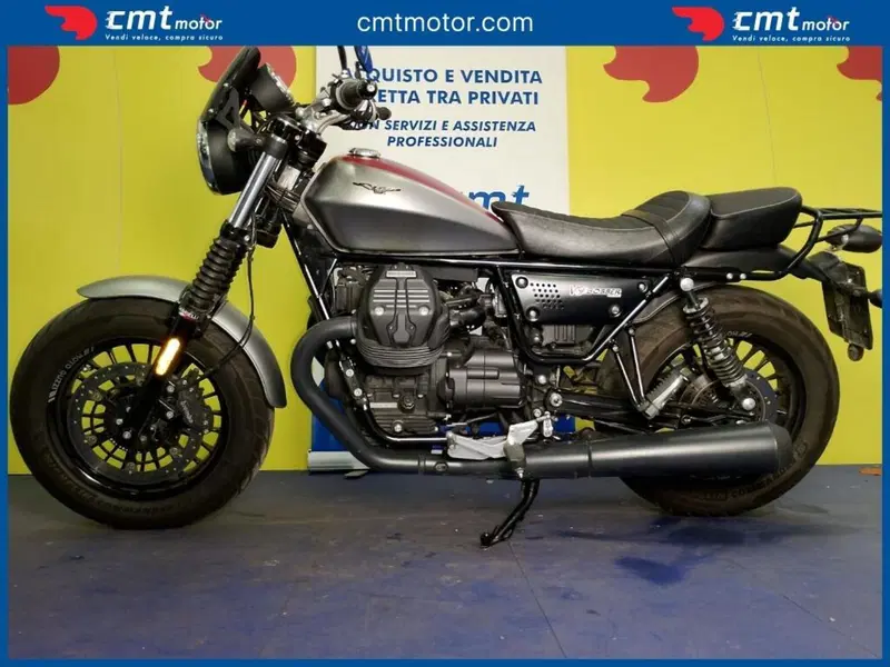 Moto Guzzi V9 Bobber (2016 - 18) (3)
