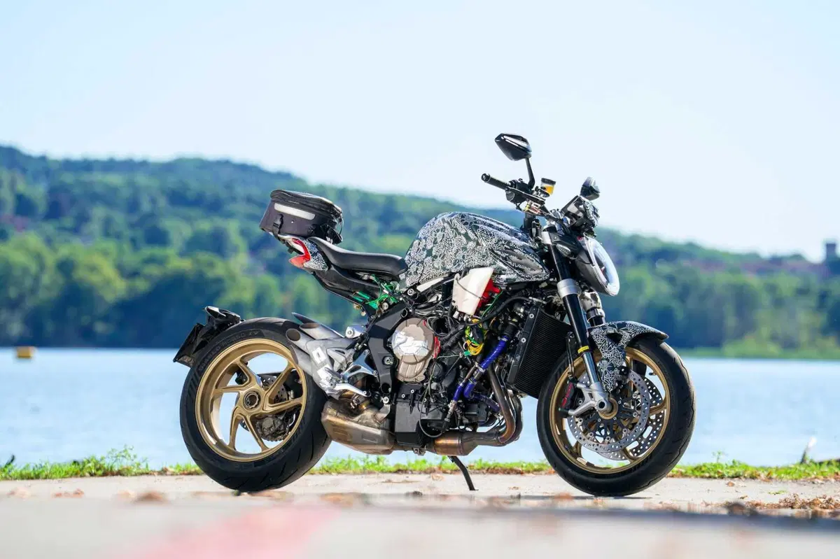 Prorotipi MVAgusta Brutale 950 (2)